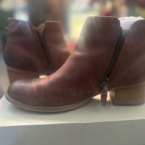 Clarks Ankle Boots Size 10 Brown